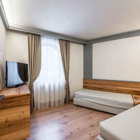 Ravelli Luxury Hotel