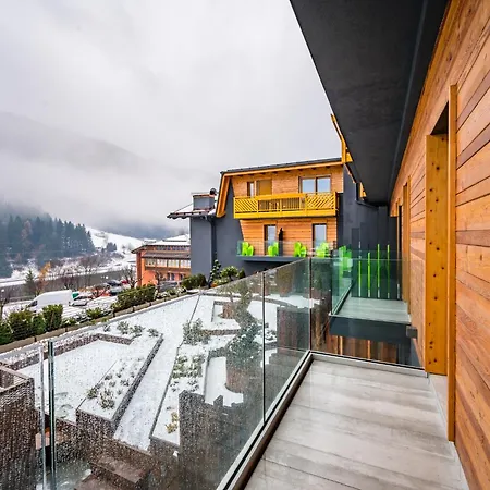 Ravelli Luxury Hotel