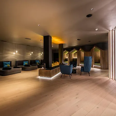 Ravelli Luxury Hotell 4*