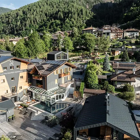 Ravelli Luxury Hotell 4*