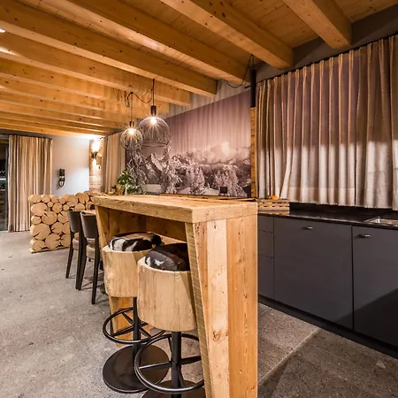 Ravelli Luxury Hotel 4*
