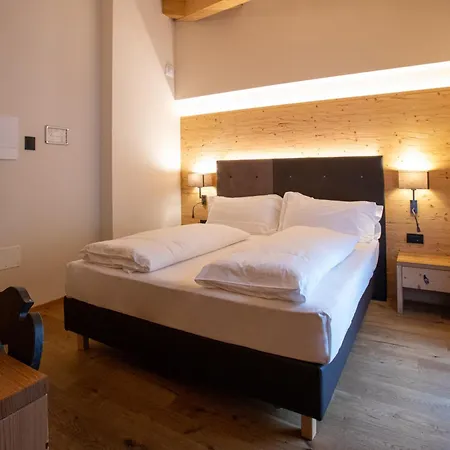 Ravelli Luxury Hotel 4*