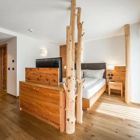 Ravelli Luxury Hotel