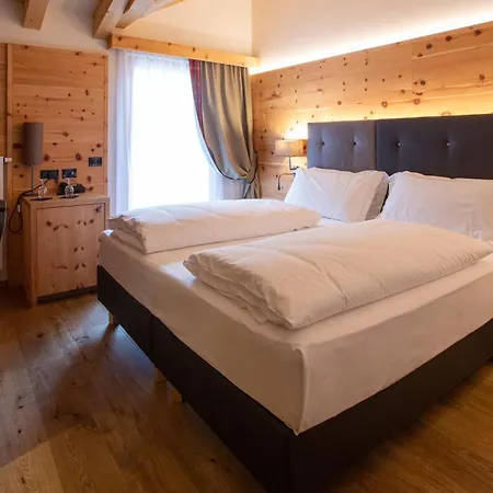Ravelli Luxury Hotel