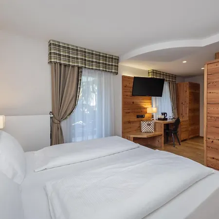 Ravelli Luxury 4* מצאנה