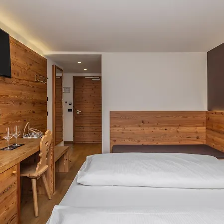 Ravelli Luxury 4* מצאנה