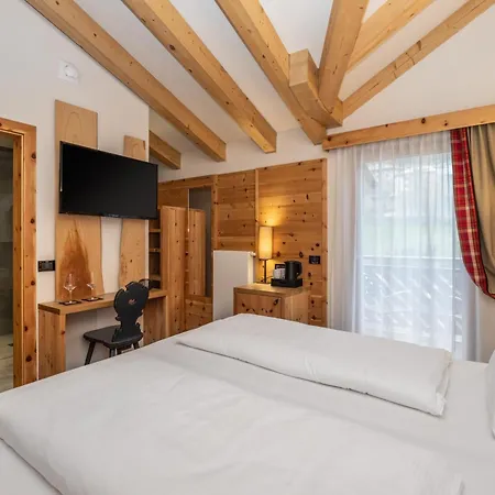 Ravelli Luxury Hotell 4*