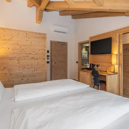 Ravelli Luxury 4* Mezzana (Trentino Alto Adige)