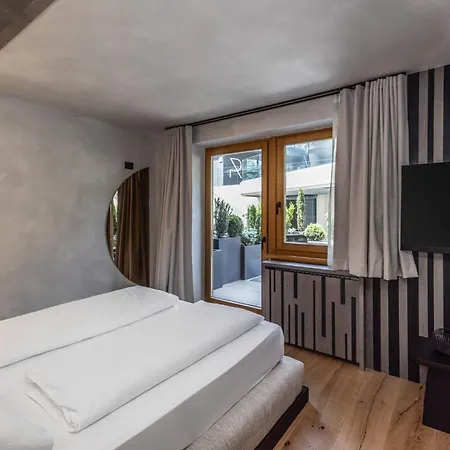 Ravelli Luxury Hotell Mezzana (Trentino Alto Adige)
